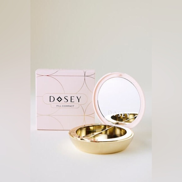 Anthropologie Accessories - Dosey Pill Compact